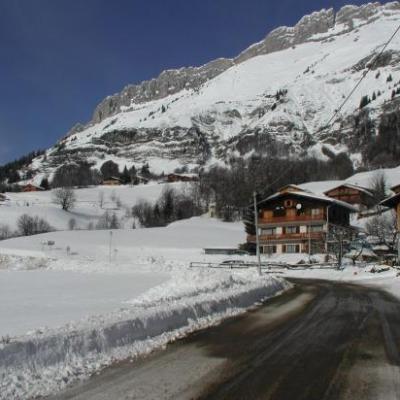 Vue un peu plus éloignée de la maison